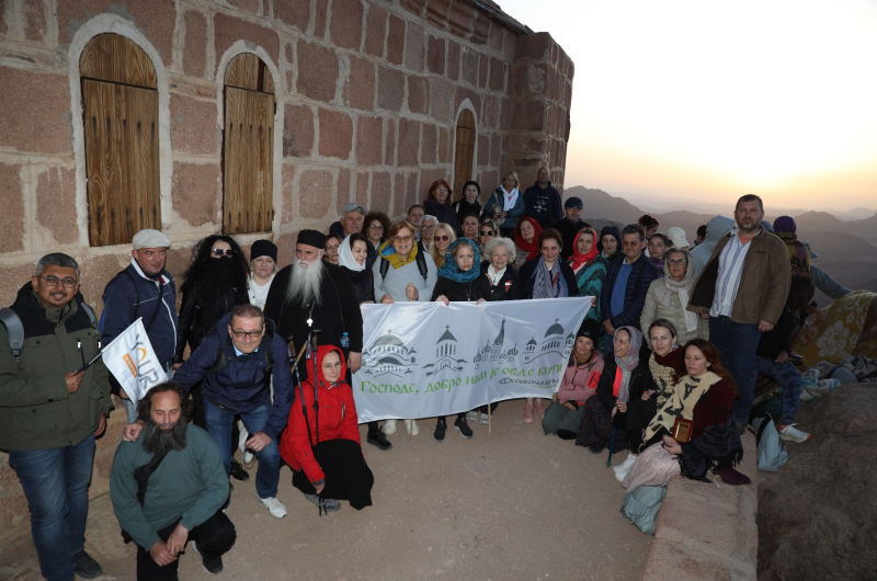 Your Tour group on the top of Moses mountain