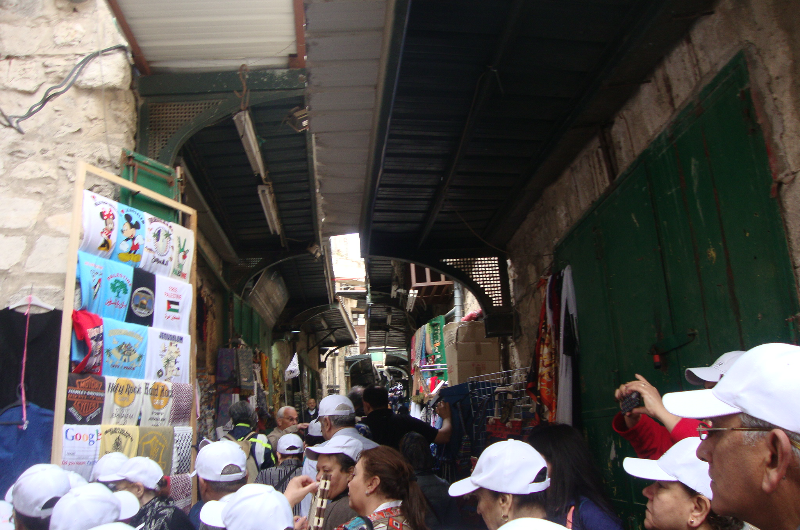 Your Tour group in Jerusalim market
